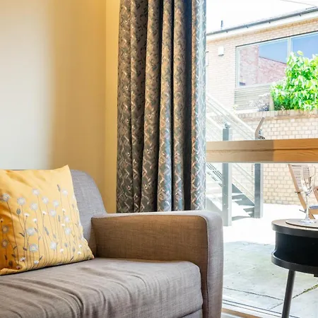 10 Summerhouse Mews York Exterior photo