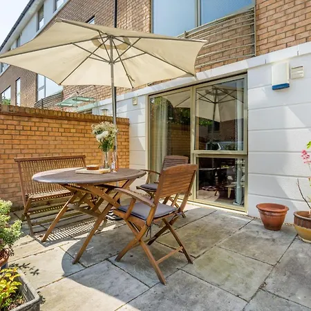 10 Summerhouse Mews York Exterior photo