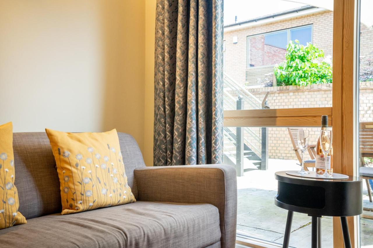 10 Summerhouse Mews Apartment
