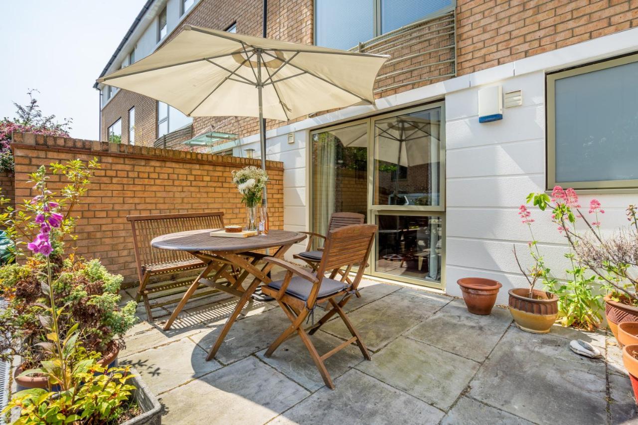 10 Summerhouse Mews *
